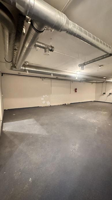 Locale commerciale Firule, Split, 189,50m2