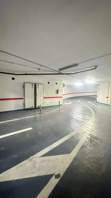 Locale commerciale Firule, Split, 189,50m2