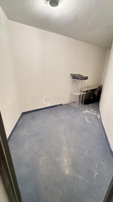 Locale commerciale Firule, Split, 189,50m2