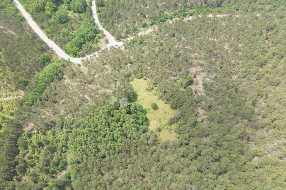 TERRENO EDIFICABILE - TRA IL MARE E IL PARCO NAZIONALE DI VELEBIT