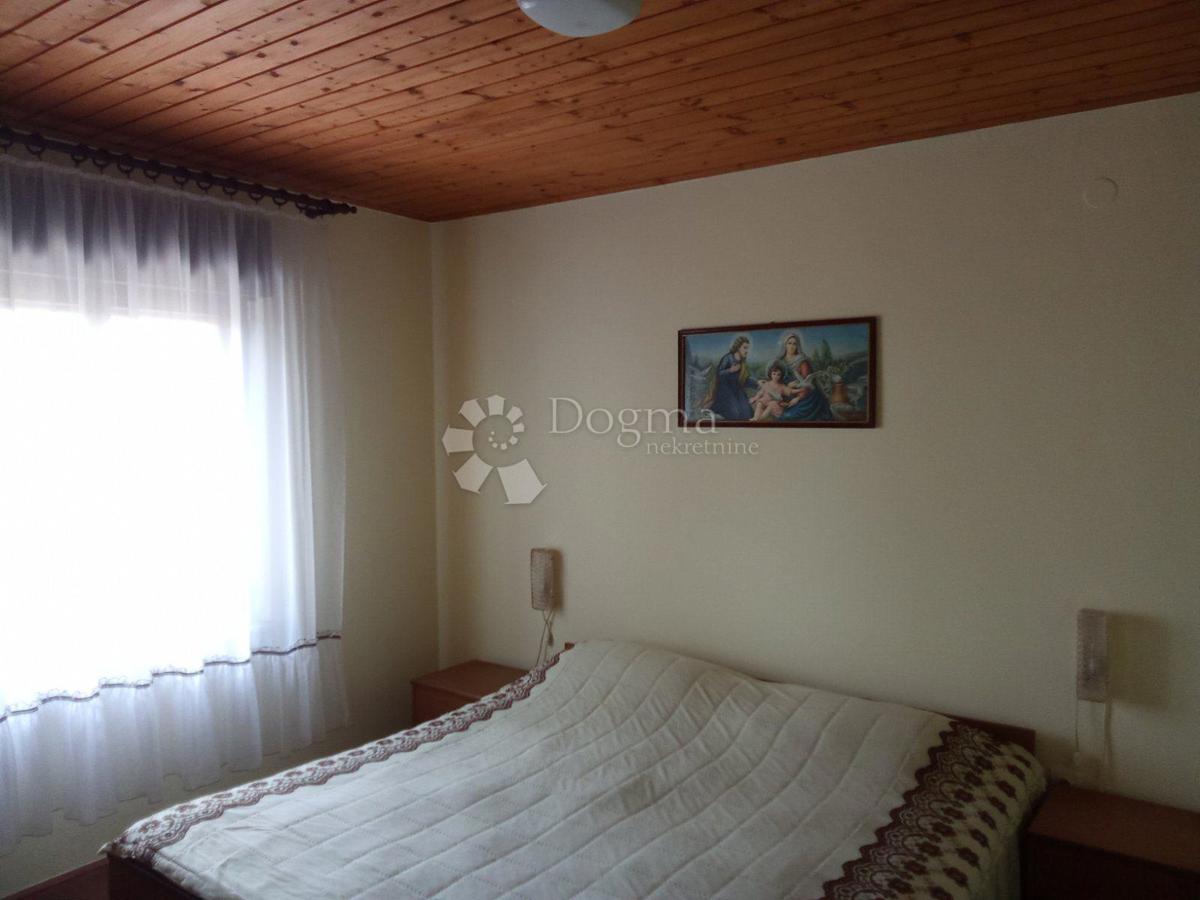 Casa con ampio terreno edificabile – Pisino