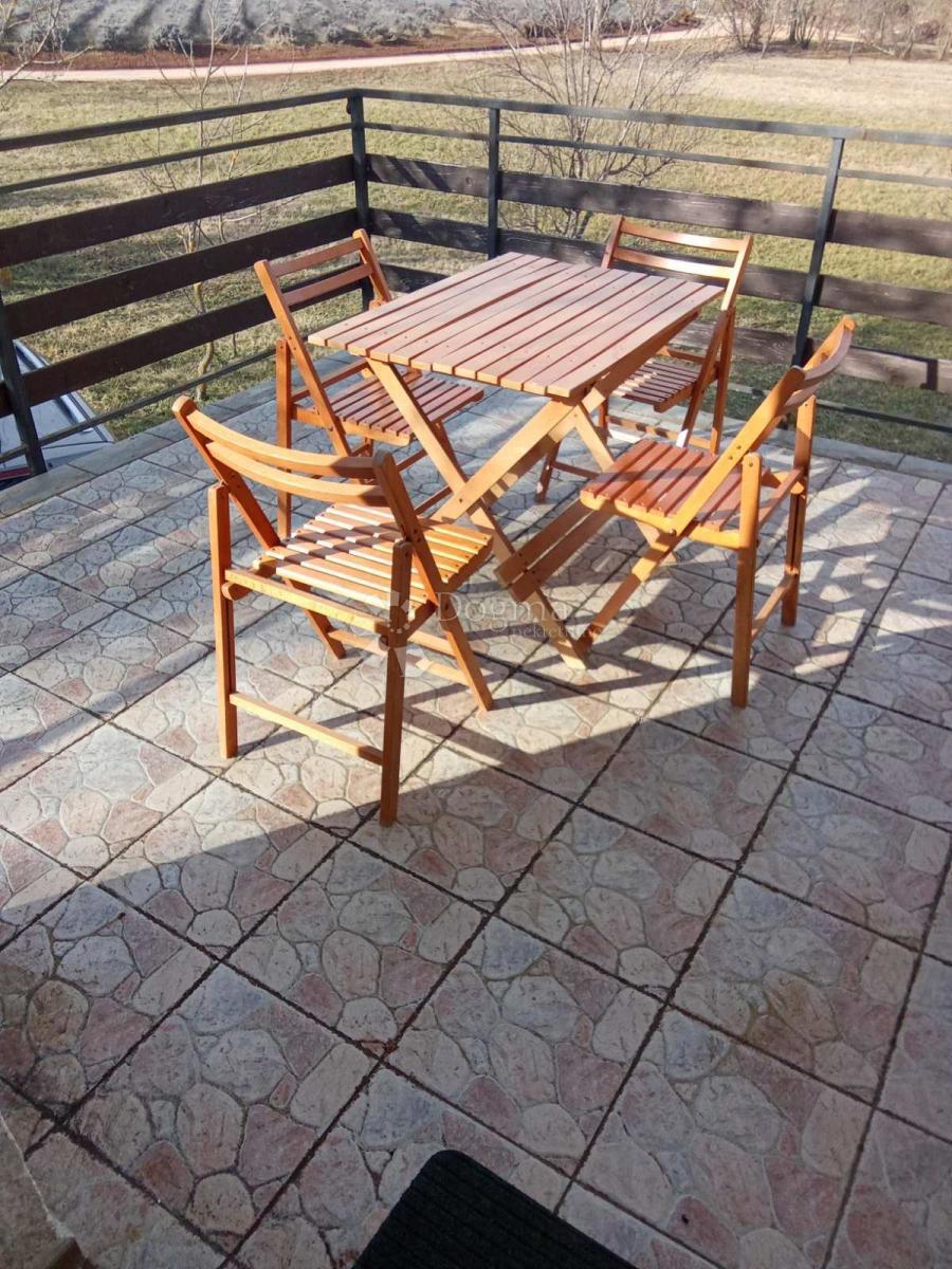 Casa con ampio terreno edificabile – Pisino