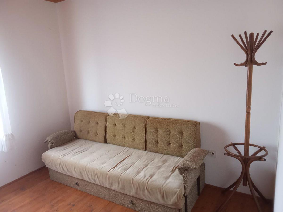 Casa con ampio terreno edificabile – Pisino