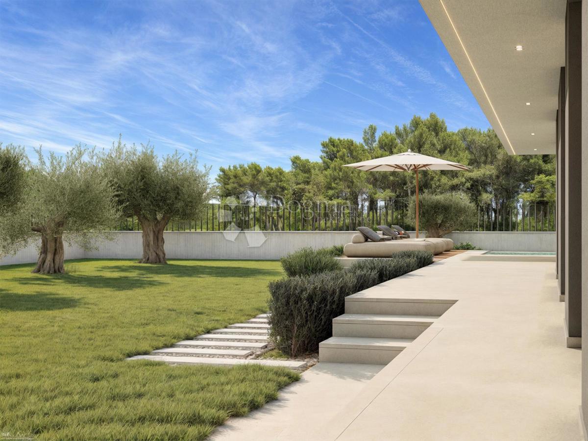 Appartamento con piscina e giardino vicino alla spiaggia – Rovigno, nuova costruzione