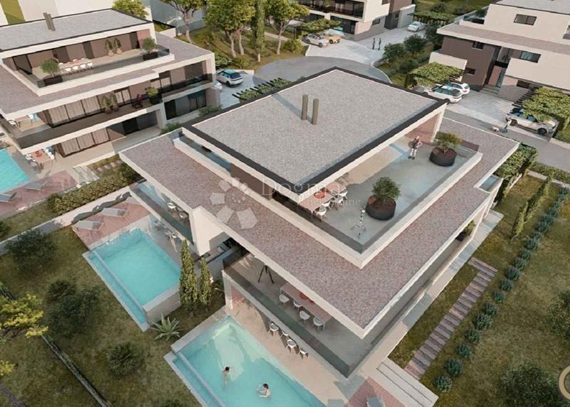 Appartamento con piscina e giardino vicino alla spiaggia – Rovigno, nuova costruzione