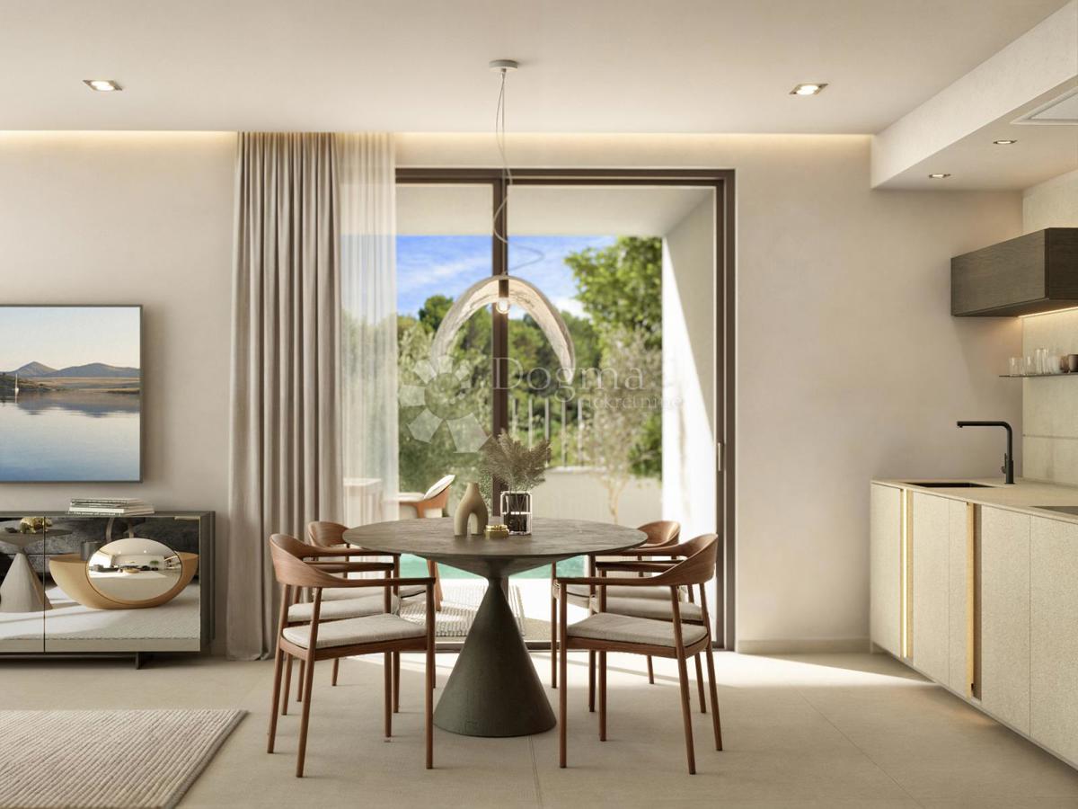 Appartamento con piscina e giardino vicino alla spiaggia – Rovigno, nuova costruzione