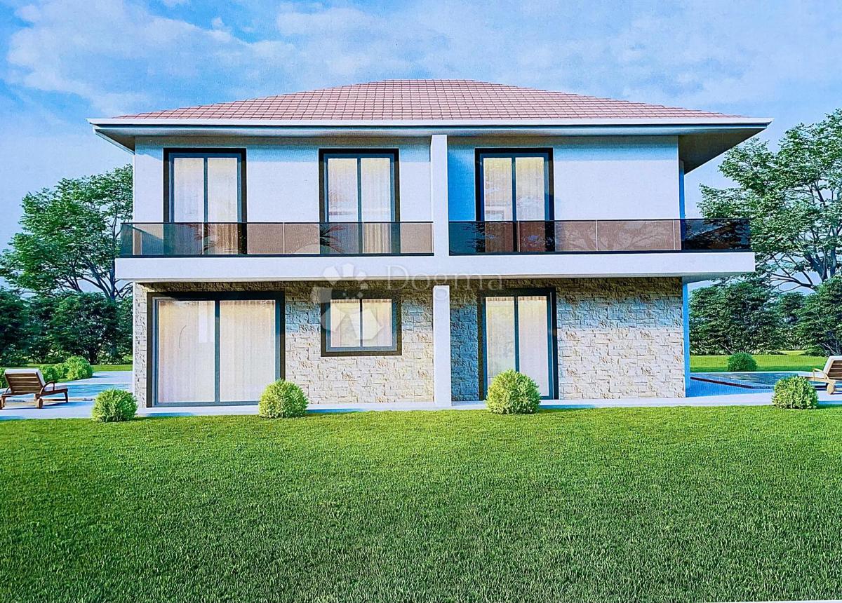 VILLA BIFAMILIARE MODERNA CON PISCINA – A 400 M DAL MARE