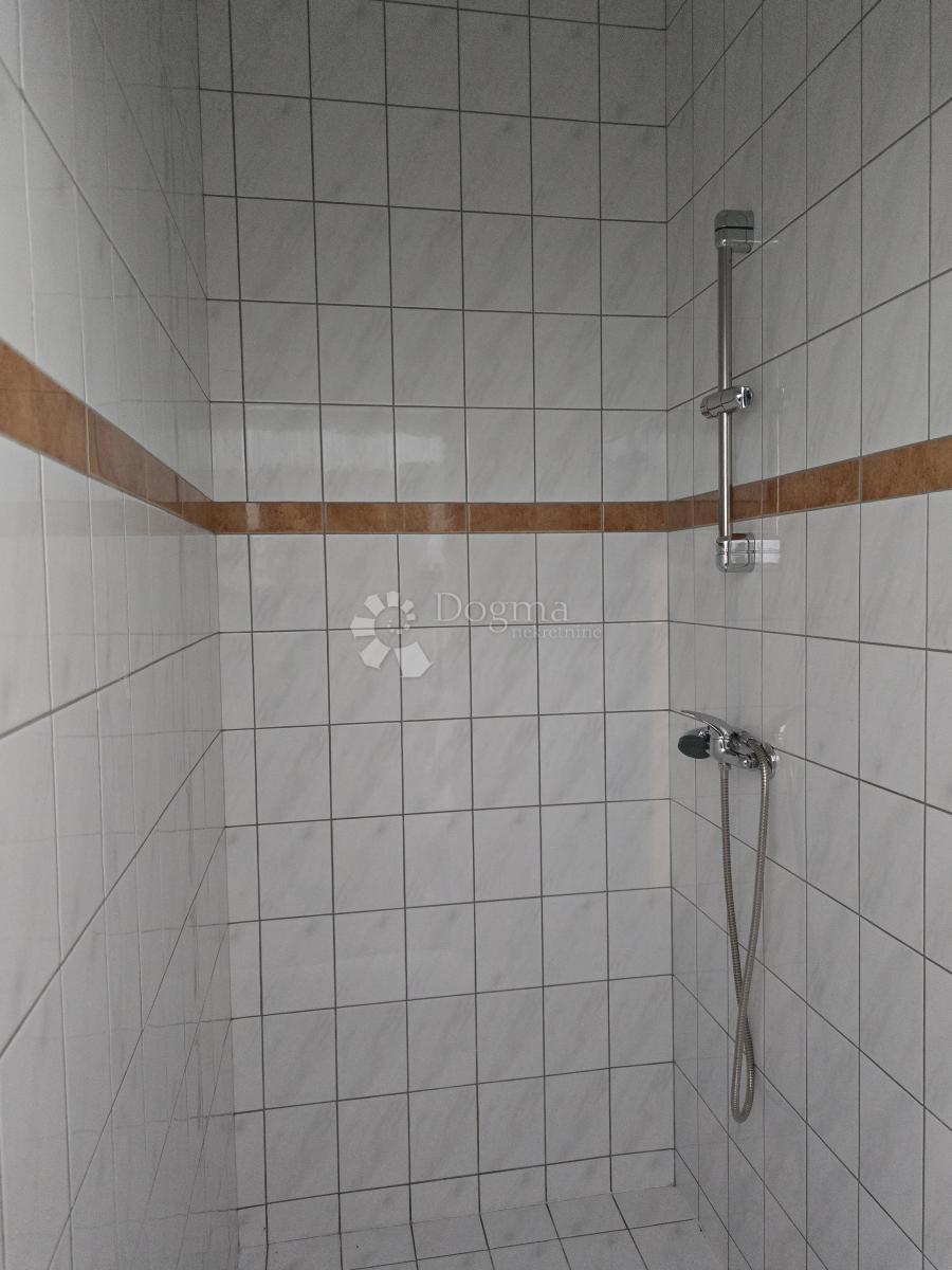 Locale commerciale Leštakovec, Jalžabet, 714,34m2