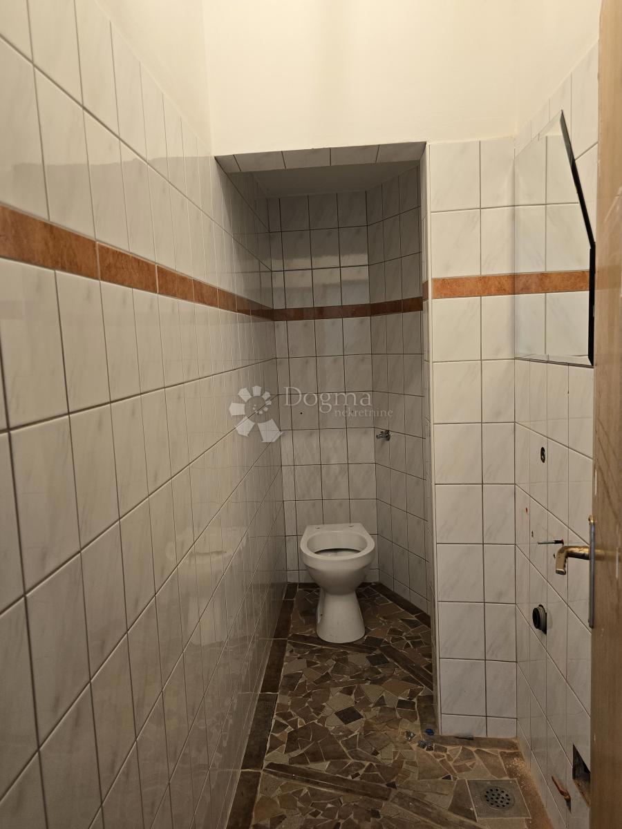 Locale commerciale Leštakovec, Jalžabet, 714,34m2