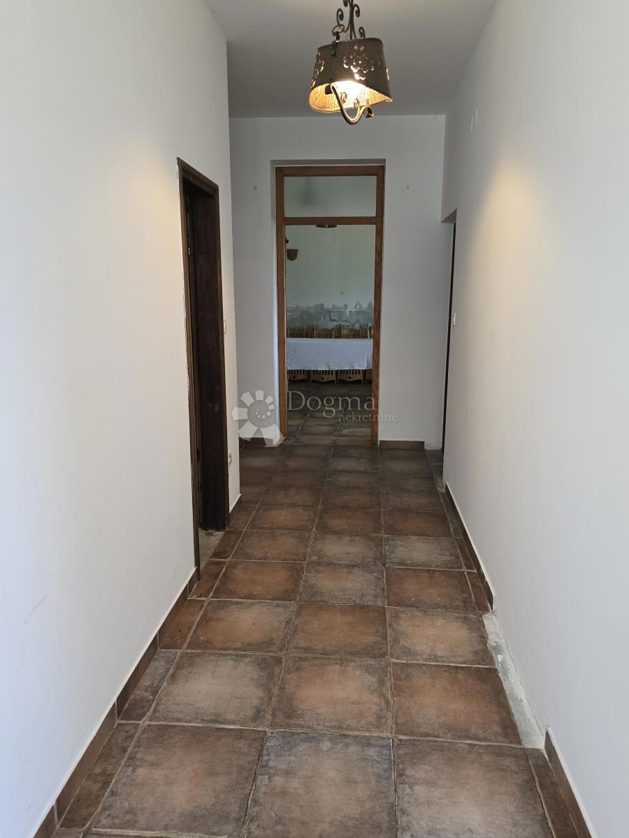 Locale commerciale Leštakovec, Jalžabet, 714,34m2