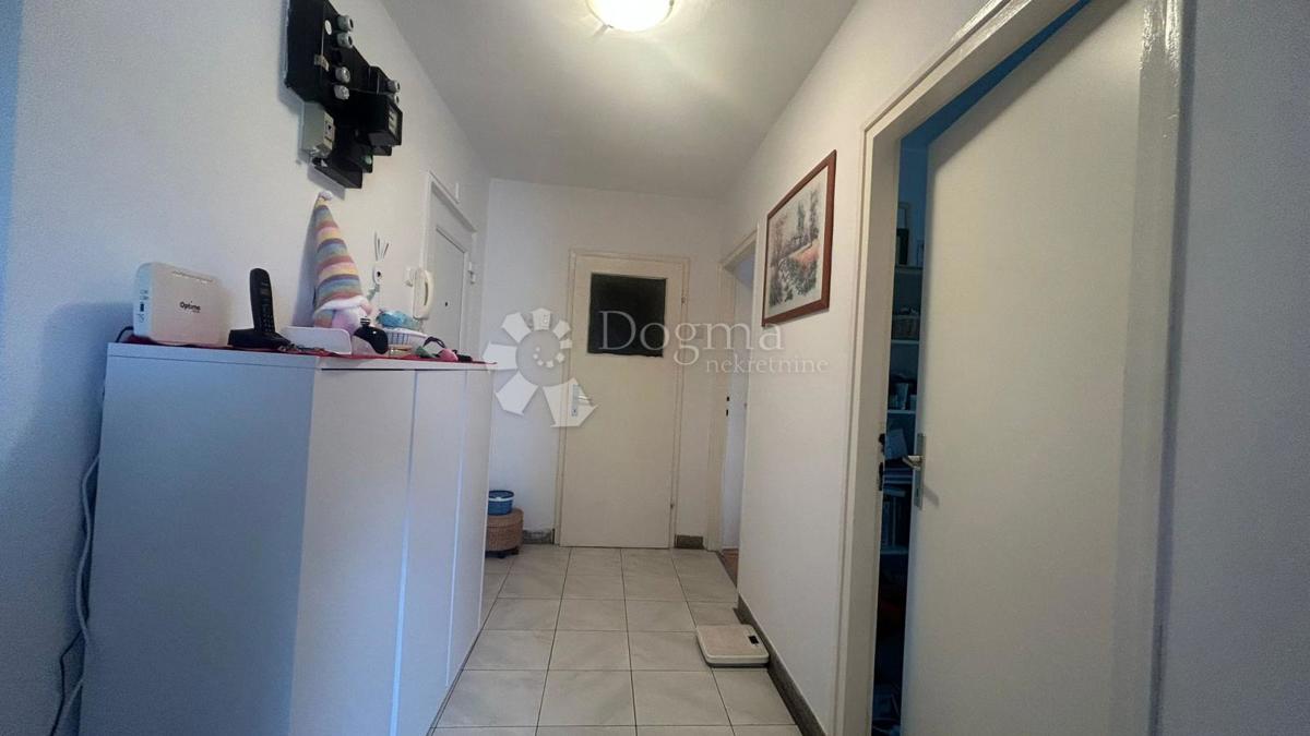 Appartamento con due camere da letto in un'eccellente posizione a Pola, a soli 100 metri dal centro città