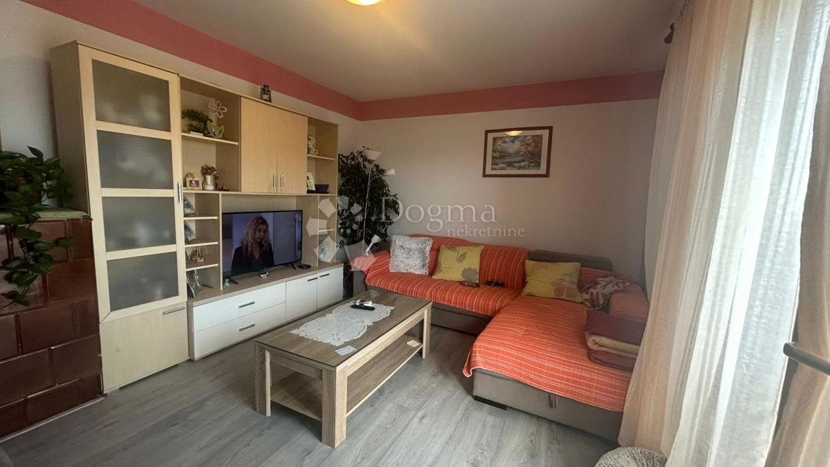 Appartamento con due camere da letto in un'eccellente posizione a Pola, a soli 100 metri dal centro città