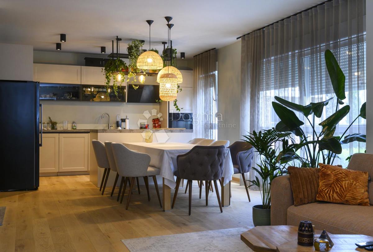 Allogio Strožanac, Podstrana, 135m2