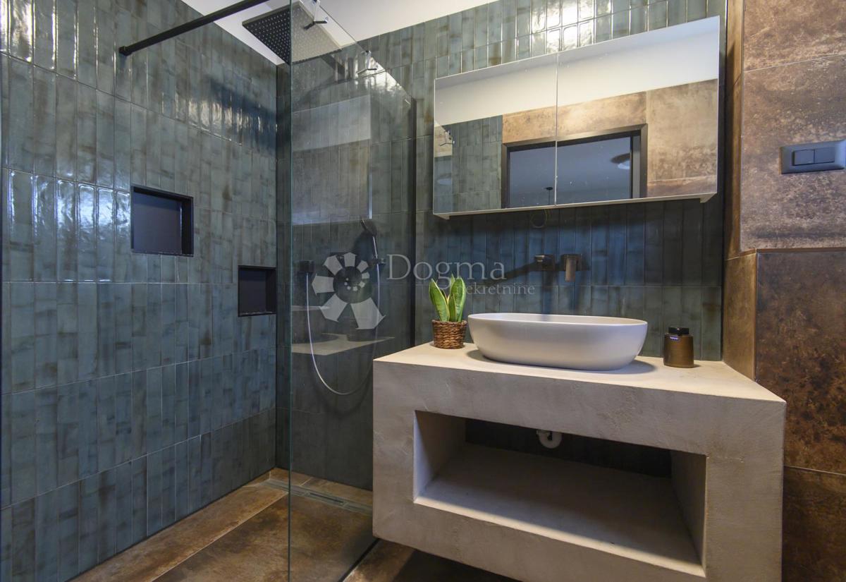 Allogio Strožanac, Podstrana, 135m2