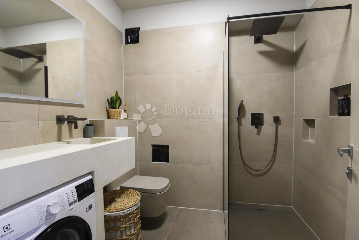 Allogio Strožanac, Podstrana, 135m2