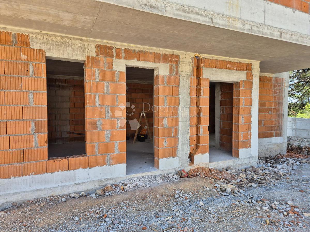 Locale commerciale Crnica, Šibenik, 49,16m2