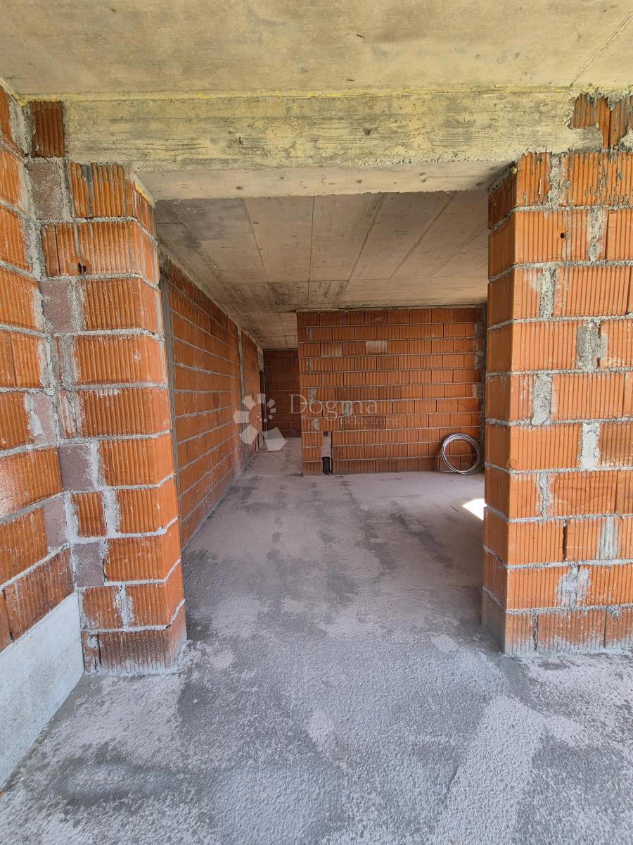 Locale commerciale Crnica, Šibenik, 49,16m2