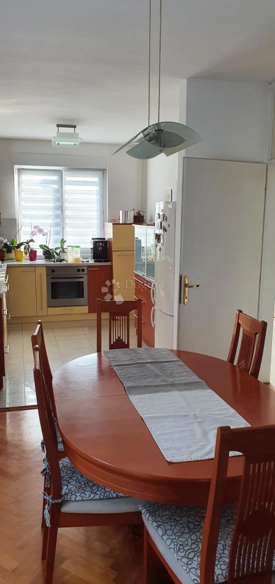 Casa Centar, Bjelovar, 400m2