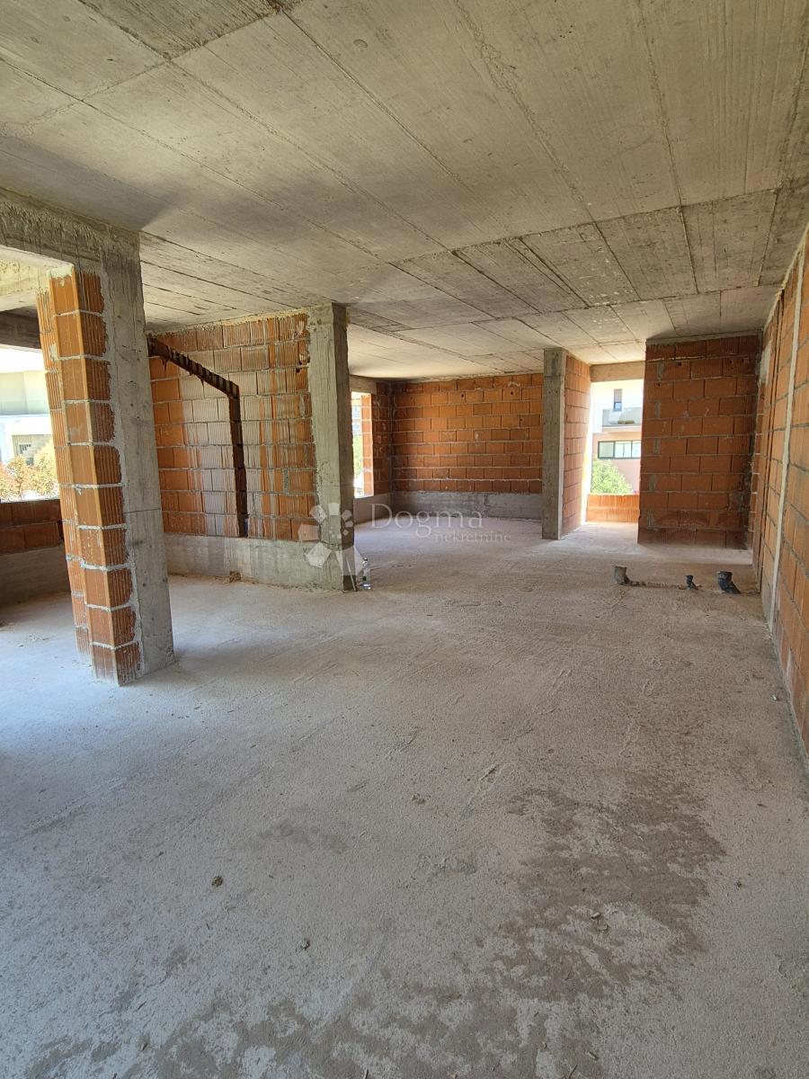 Allogio Crnica, Šibenik, 62m2