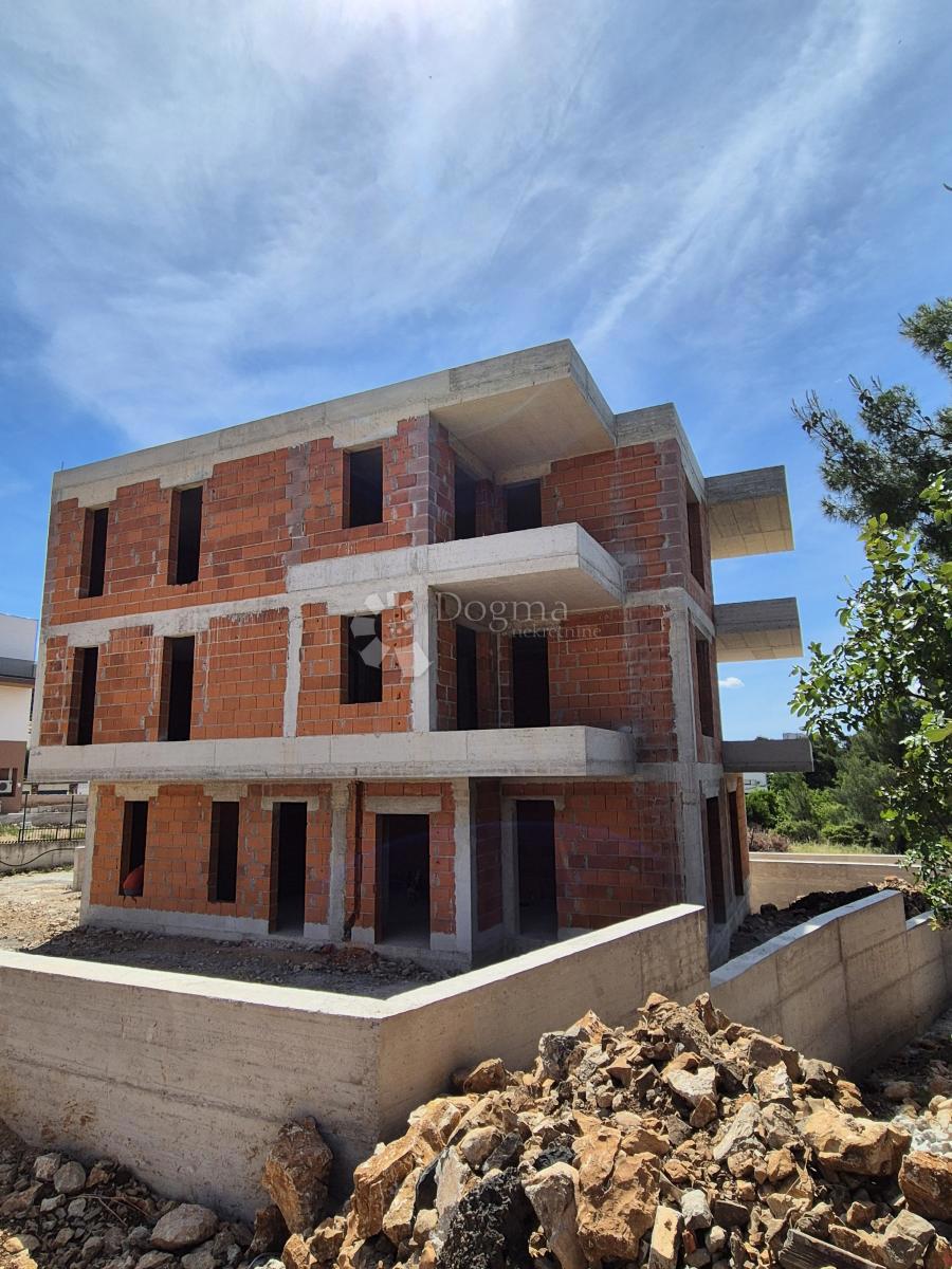 Allogio Crnica, Šibenik, 62m2