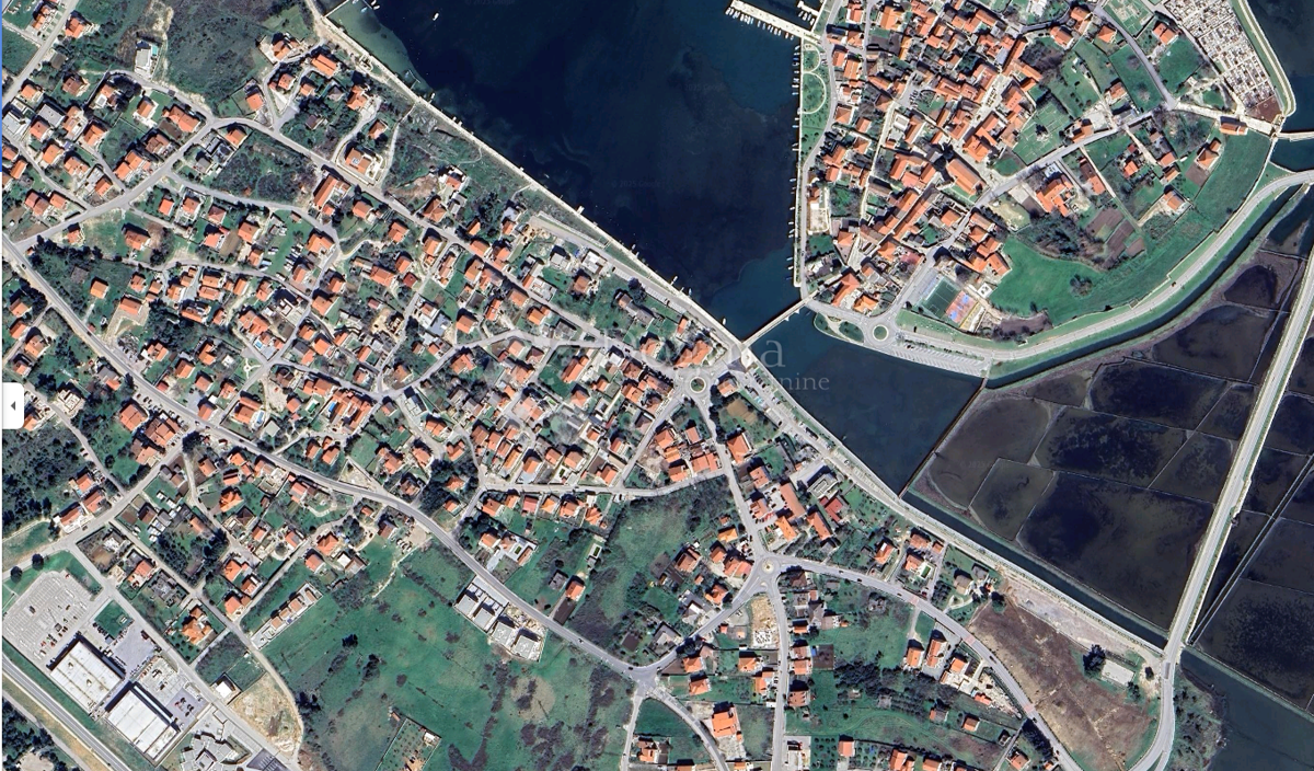 Terreno edificabile Nin 1286 m2 vicino al mare