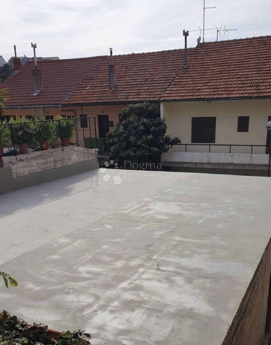 Allogio Baldekin, Šibenik, 96m2