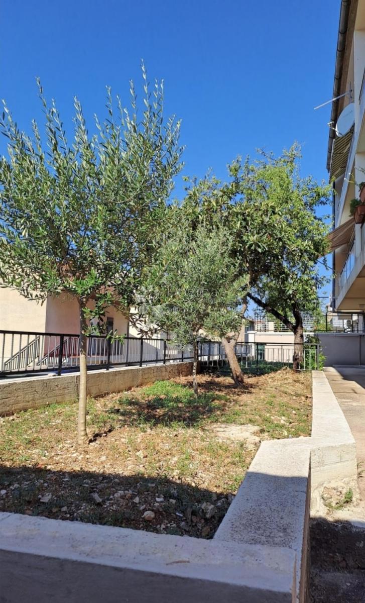 Allogio Baldekin, Šibenik, 96m2