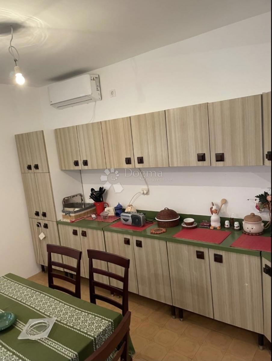 Allogio Baldekin, Šibenik, 96m2