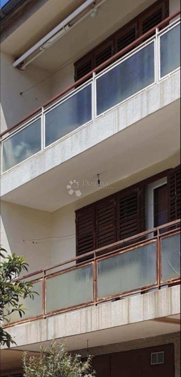 Allogio Baldekin, Šibenik, 96m2