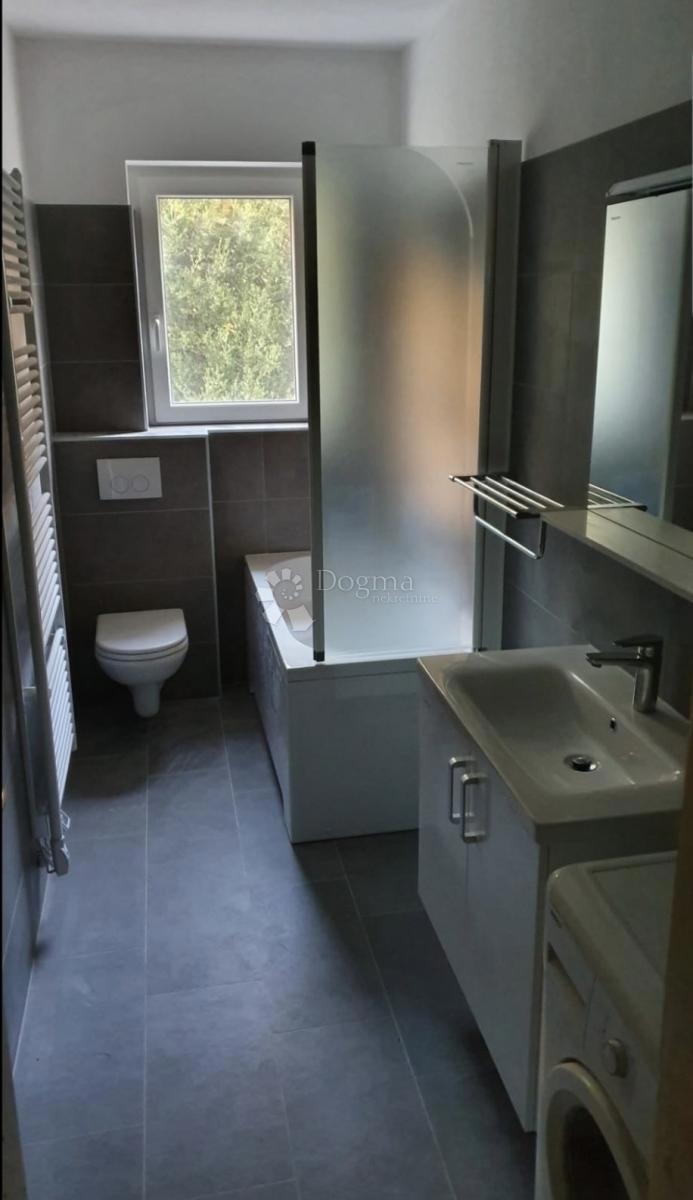 Allogio Baldekin, Šibenik, 96m2