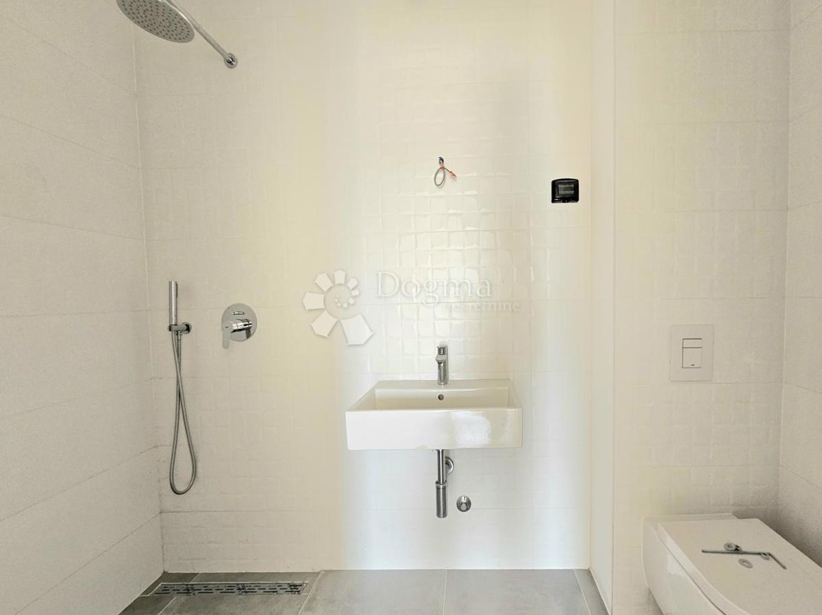 Nuova costruzione, 2 camere da letto, 2 bagni, 2 posti auto, ascensore