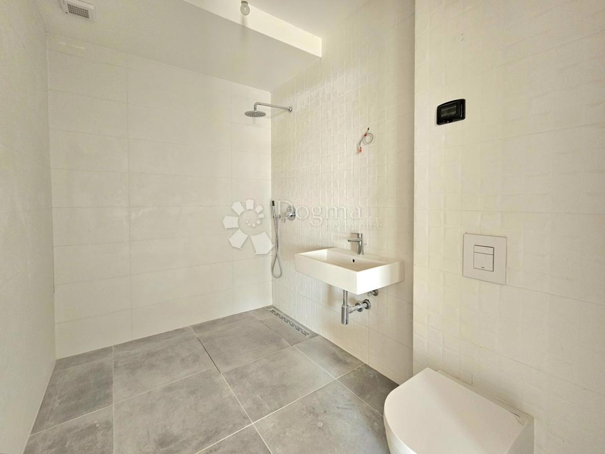 Nuova costruzione, 2 camere da letto, 2 bagni, 2 posti auto, ascensore