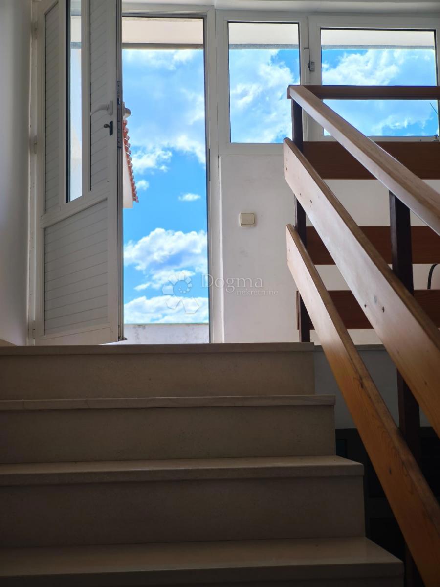 Albergo Sukošan, 2.211m2