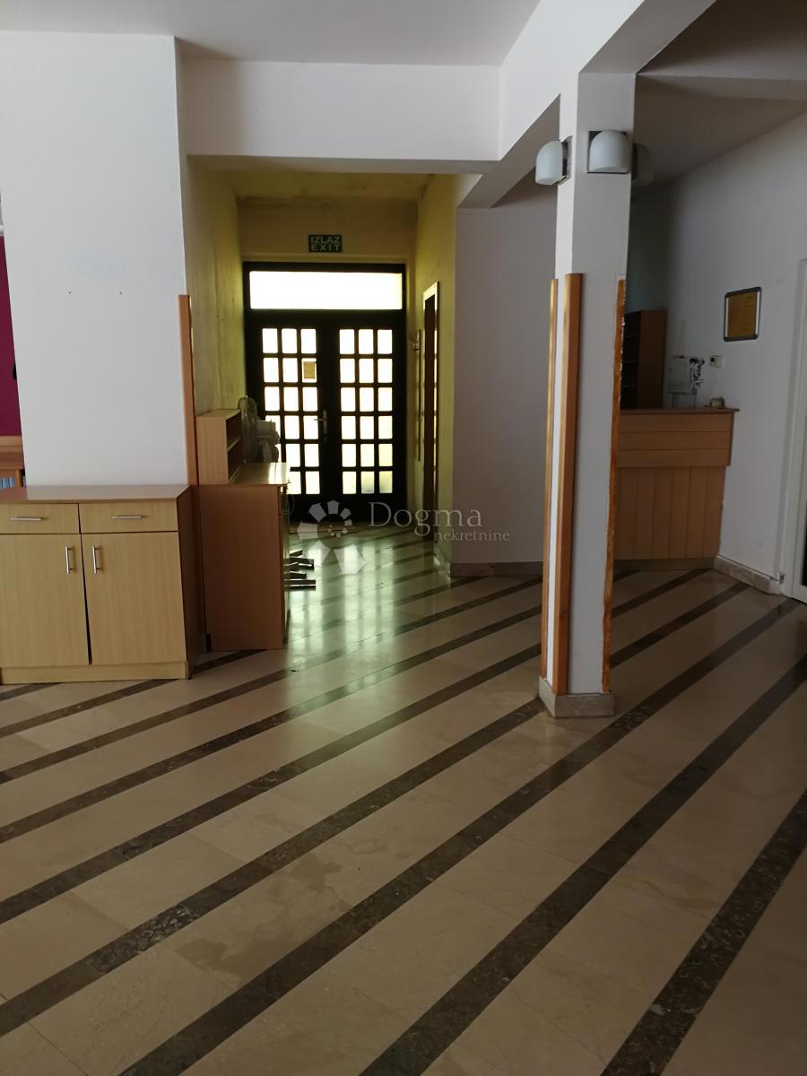 Albergo Sukošan, 2.211m2