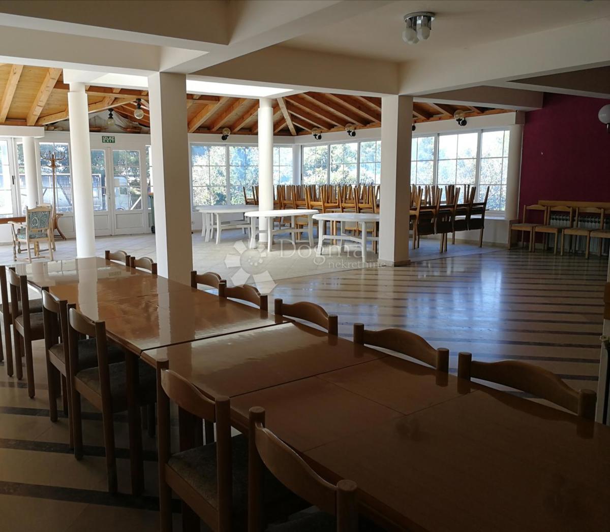 Albergo Sukošan, 2.211m2