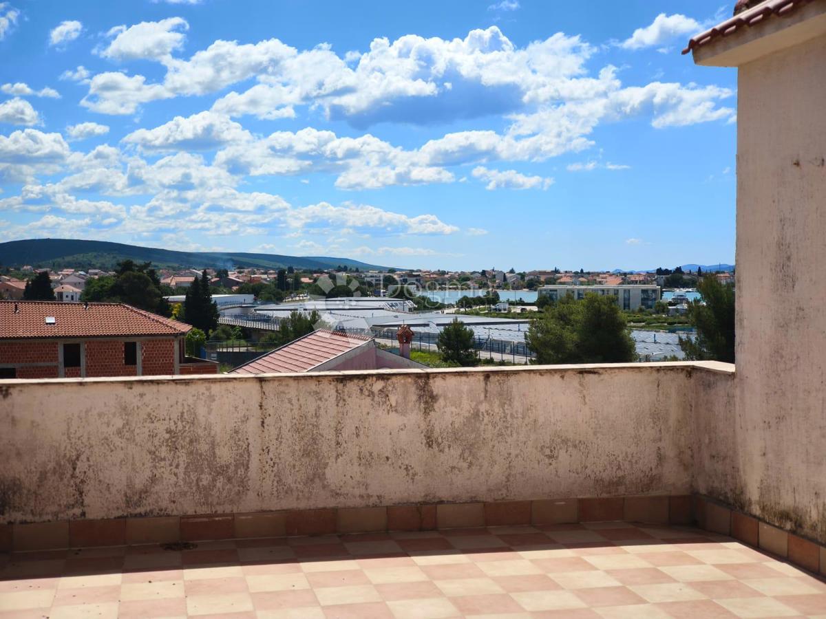 Albergo Sukošan, 2.211m2