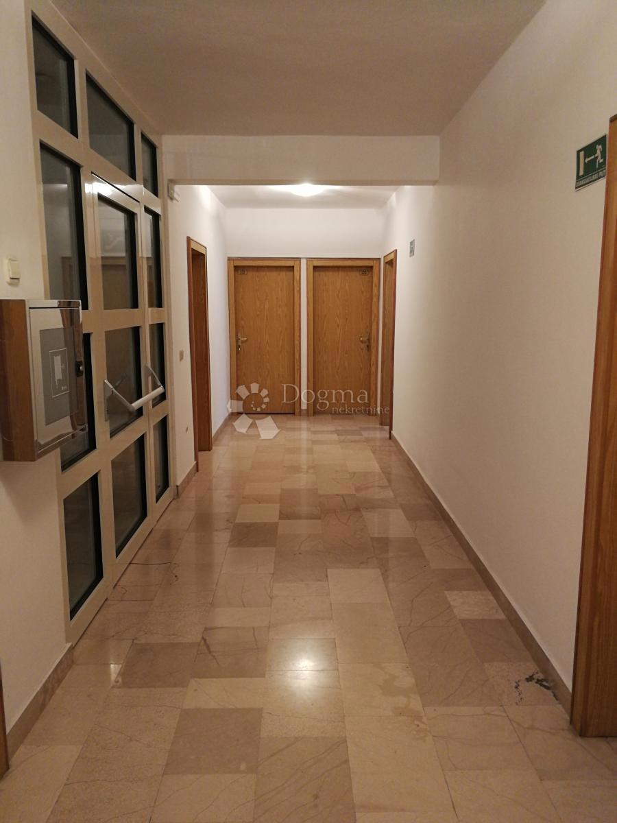 Albergo Sukošan, 2.211m2