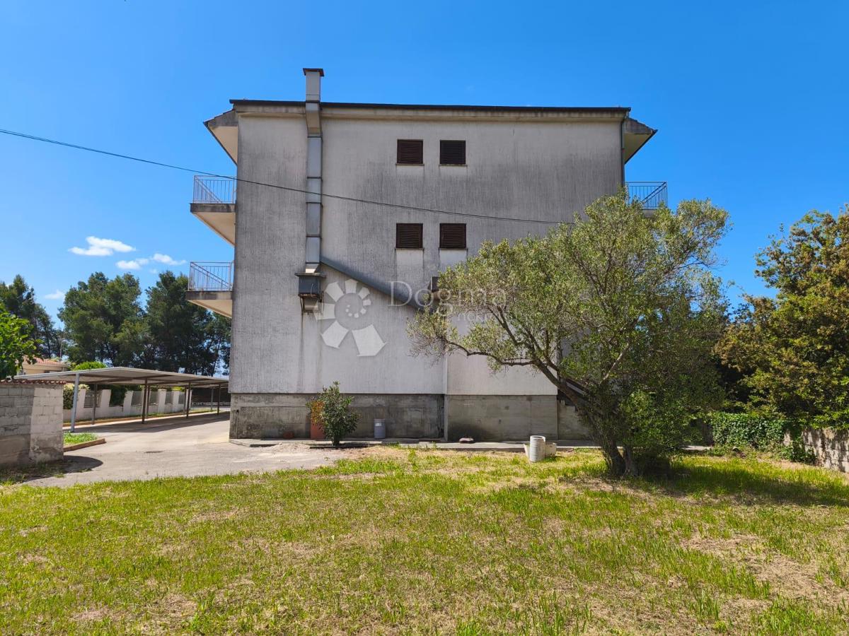 Albergo Sukošan, 2.211m2