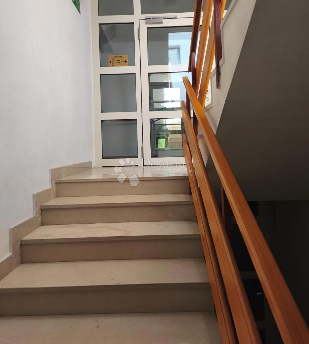 Albergo Sukošan, 2.211m2