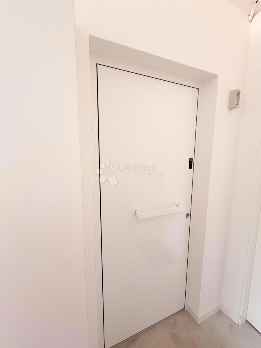 MEDOLINO - Appartamento smart home con terrazza e cortile!