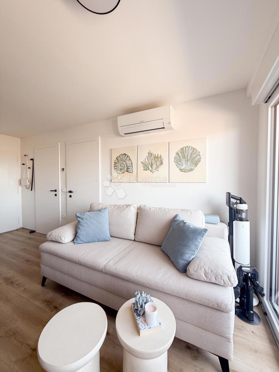 MEDOLINO - Appartamento smart home con terrazza e cortile!