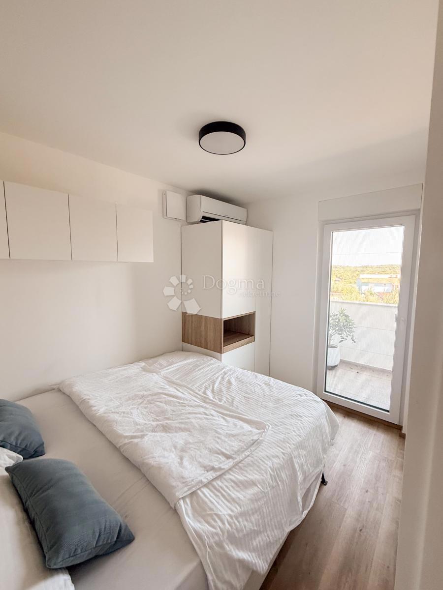 MEDOLINO - Appartamento smart home con terrazza e cortile!