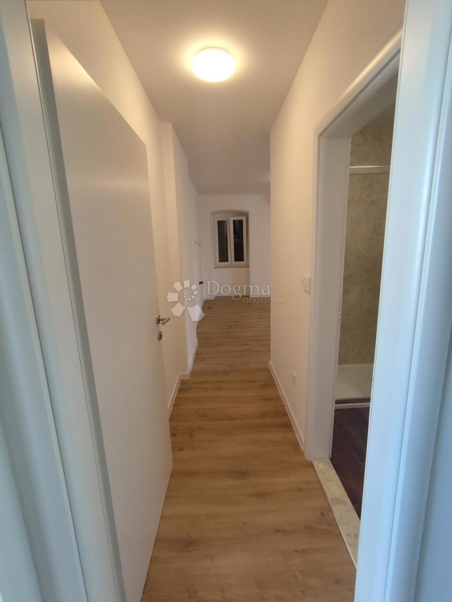 Allogio Dolac, Šibenik, 62m2