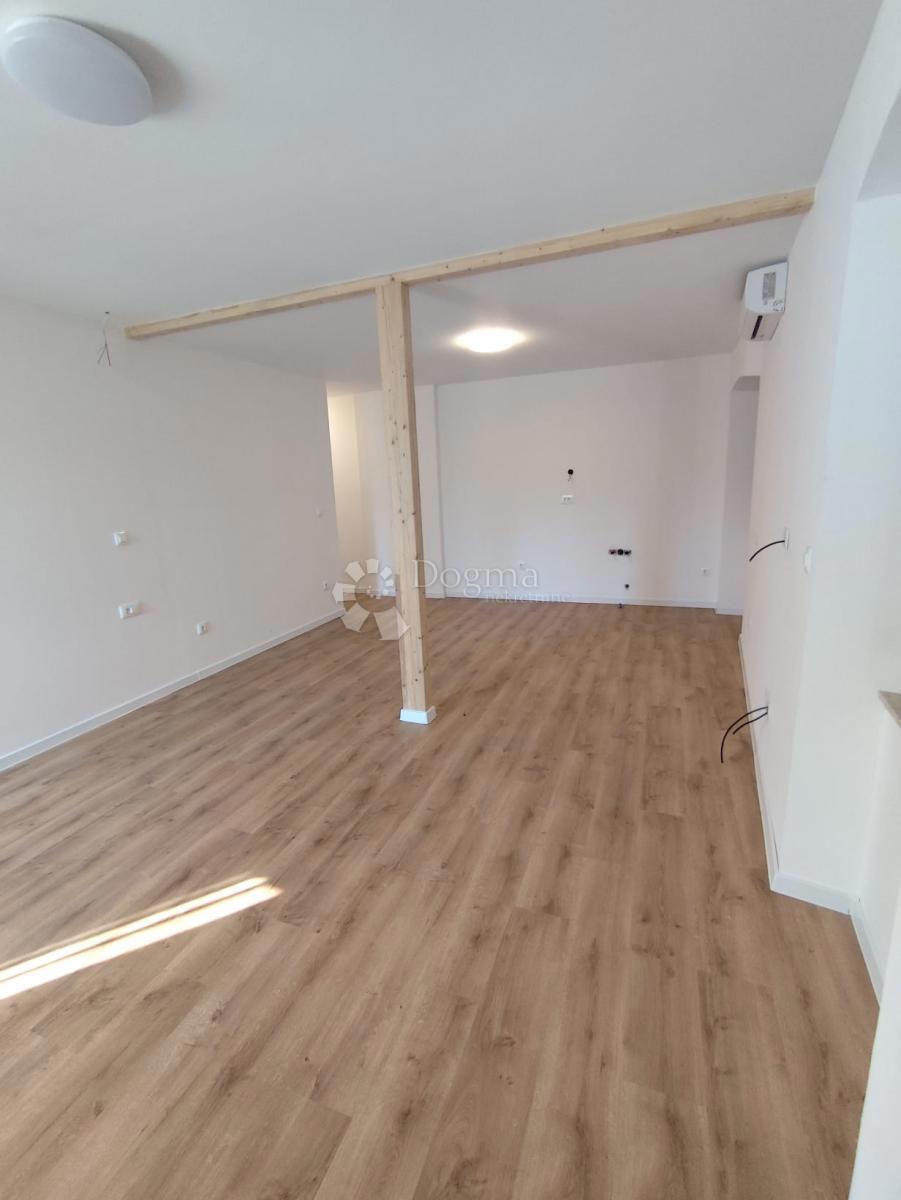 Allogio Dolac, Šibenik, 62m2