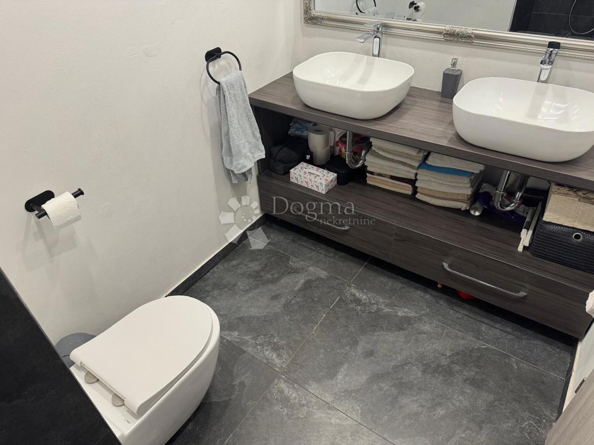 Allogio Baldekin, Šibenik, 63,54m2