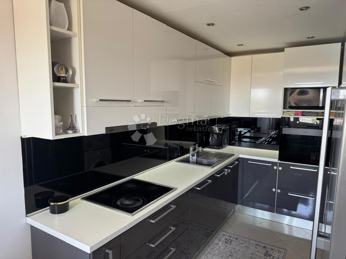 Allogio Baldekin, Šibenik, 63,54m2