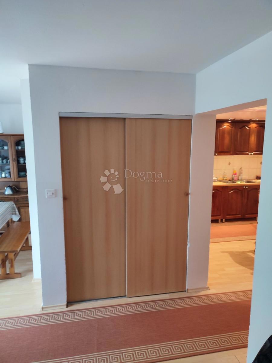 Casa Gornje Vratno, Cestica, 166,58m2