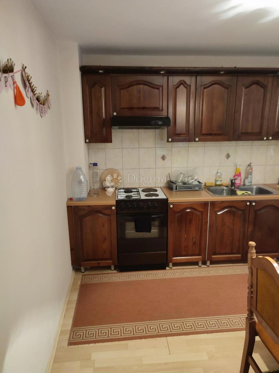 Casa Gornje Vratno, Cestica, 166,58m2