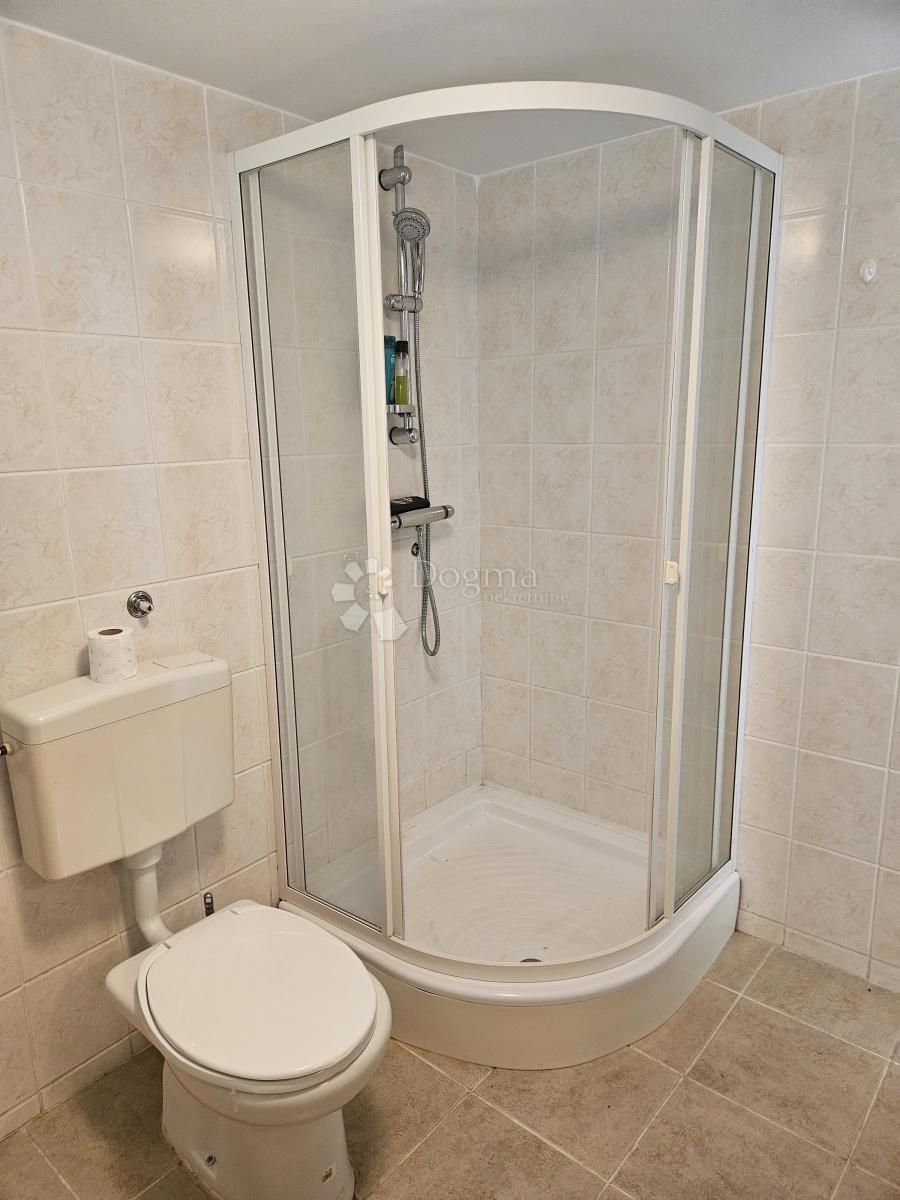 Casa Gornje Vratno, Cestica, 166,58m2