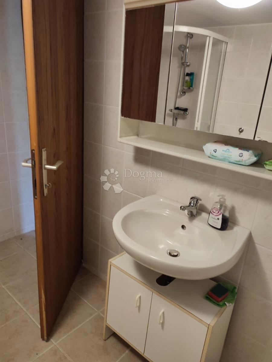 Casa Gornje Vratno, Cestica, 166,58m2